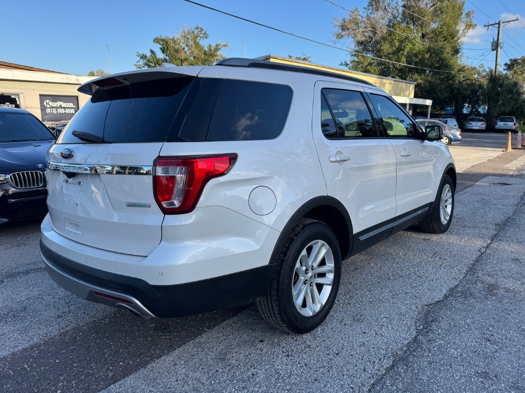 2017 Ford Explorer - $10,999