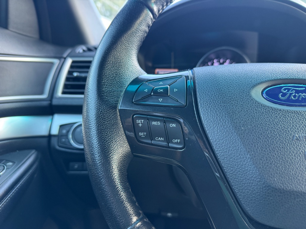 2017 Ford Explorer - $10,999
