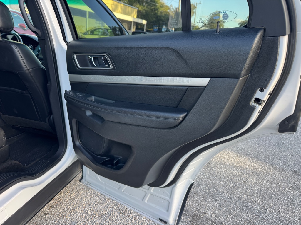 2017 Ford Explorer - $10,999