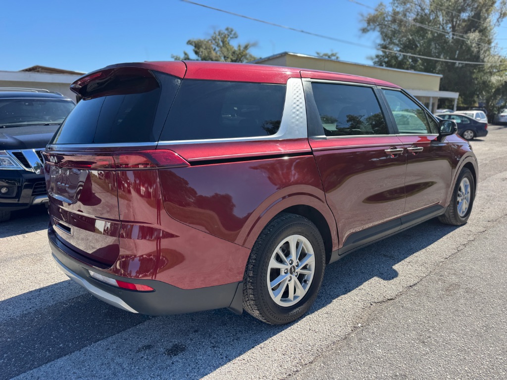 2023 Kia Carnival - $17,999