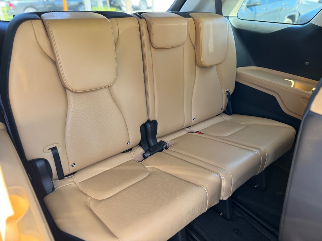 2023 Kia Carnival - $17,999