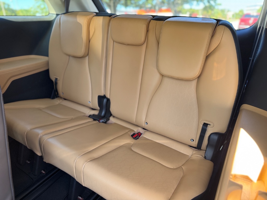 2023 Kia Carnival - $17,999