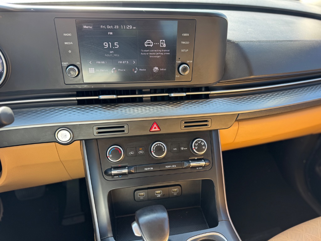 2023 Kia Carnival - $17,999