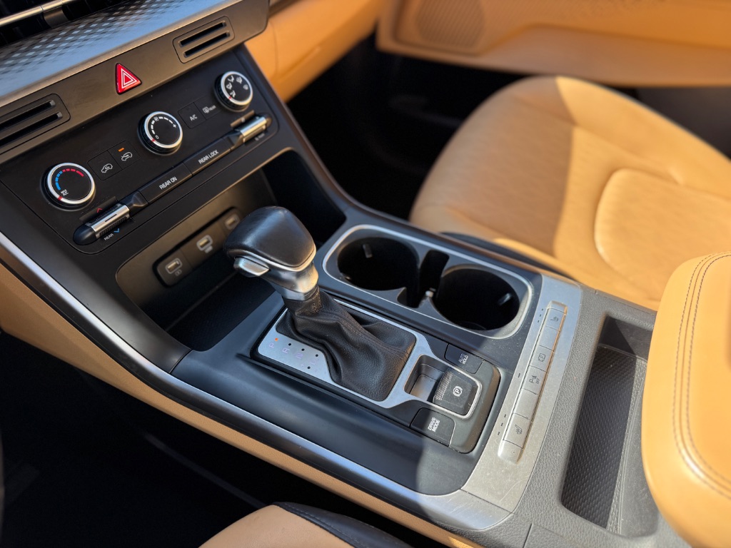 2023 Kia Carnival - $17,999