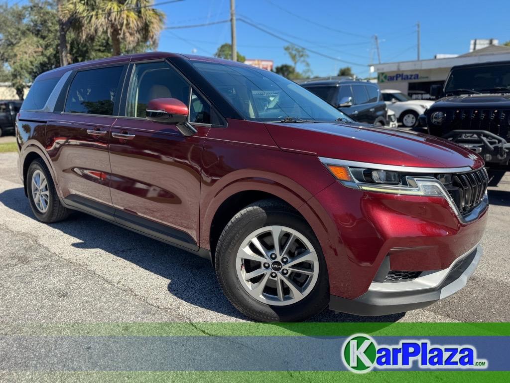 2023 Kia Carnival - $17,999