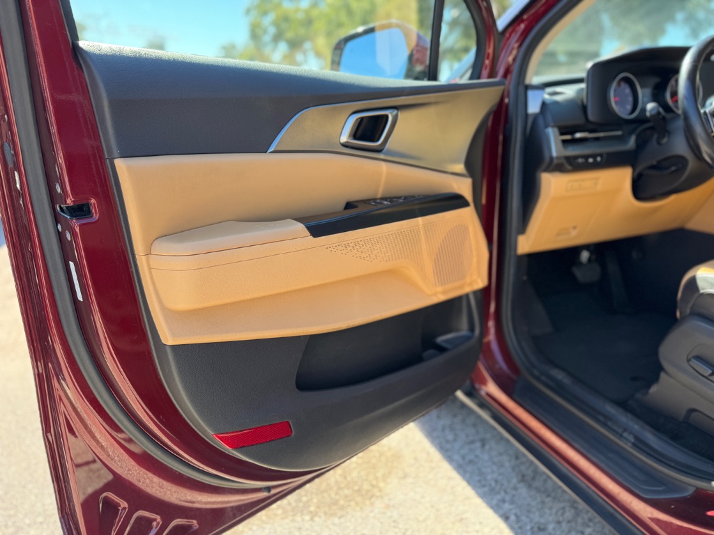 2023 Kia Carnival - $17,999