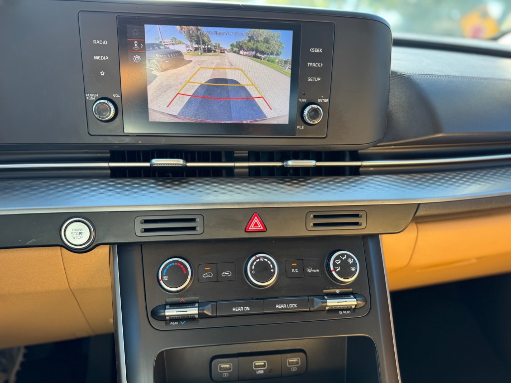 2023 Kia Carnival - $17,999