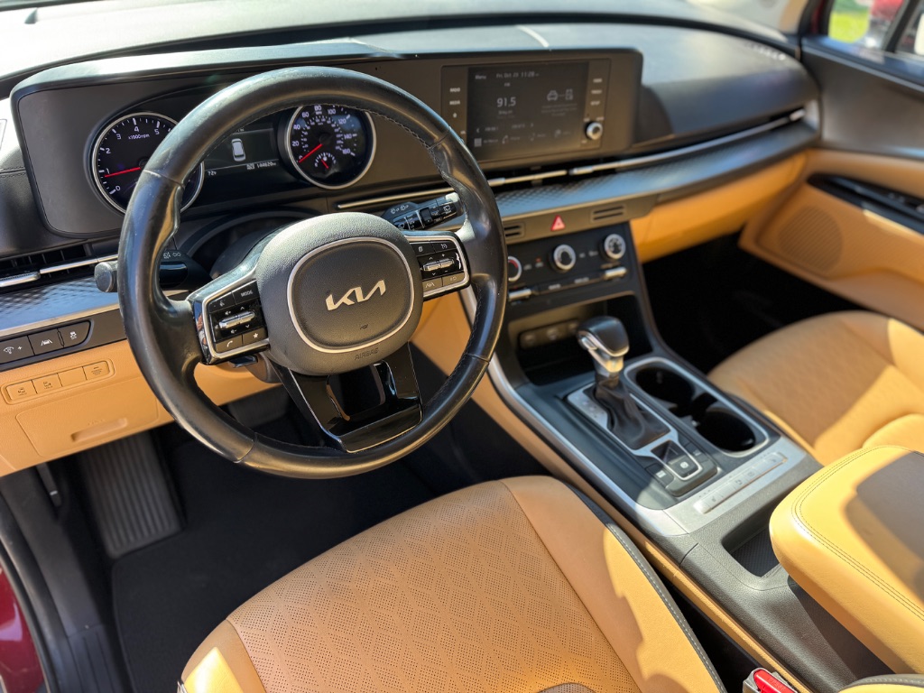 2023 Kia Carnival - $17,999