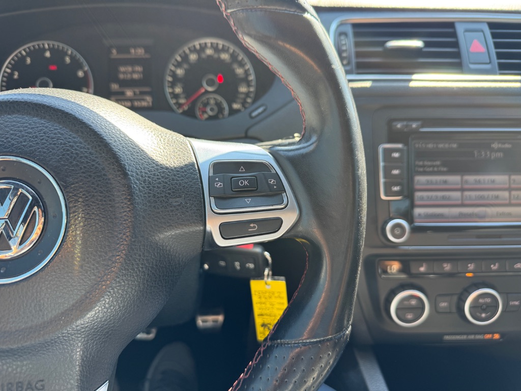 2013 Volkswagen Jetta - $9,999