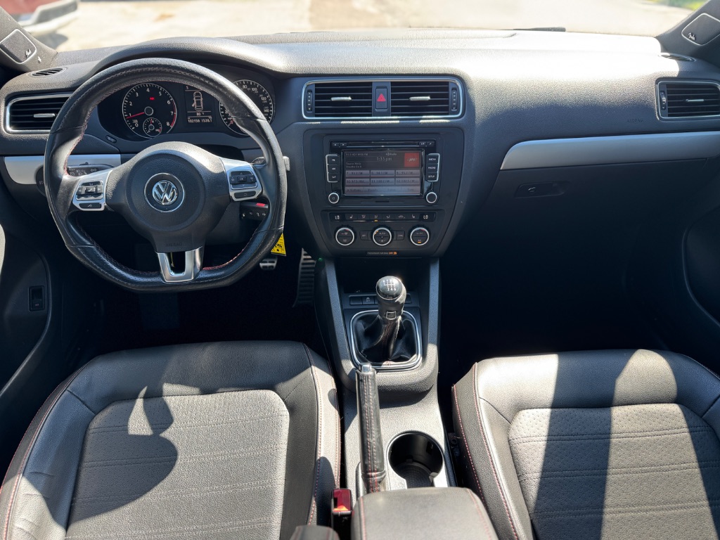 2013 Volkswagen Jetta - $9,999