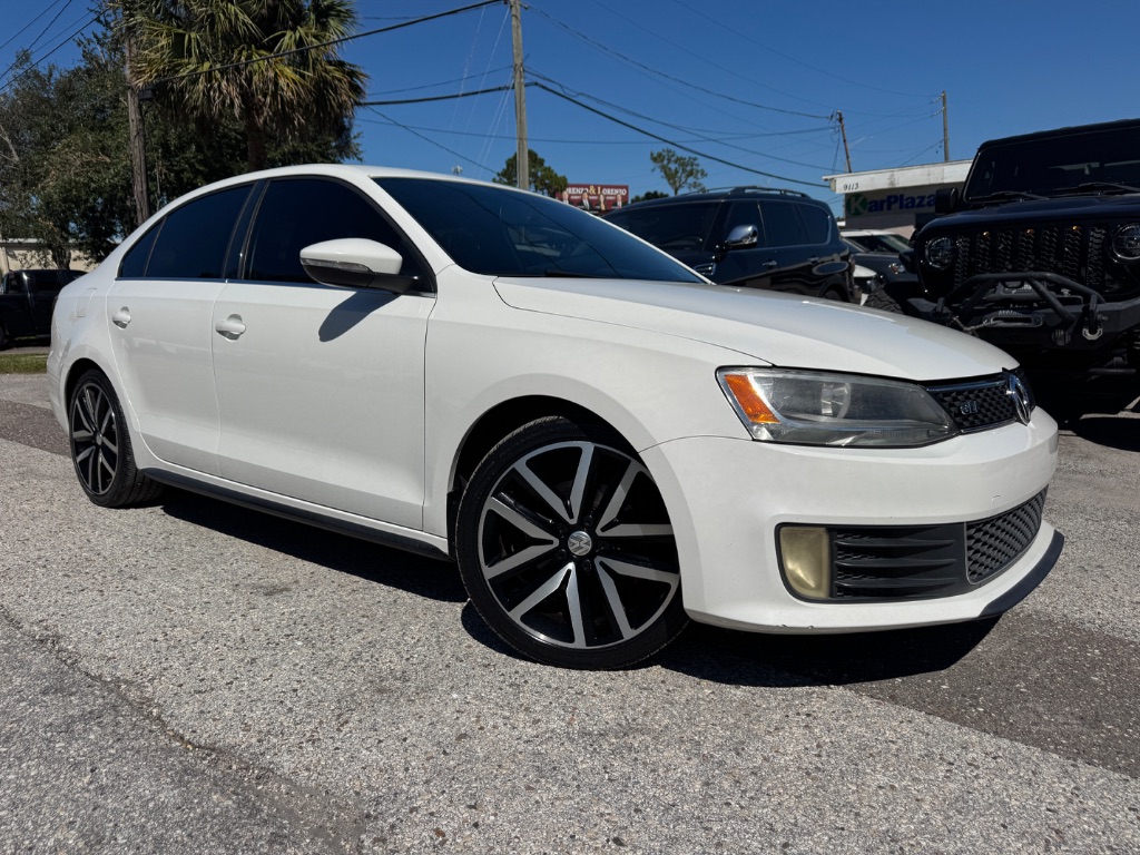 2013 Volkswagen Jetta - $9,999