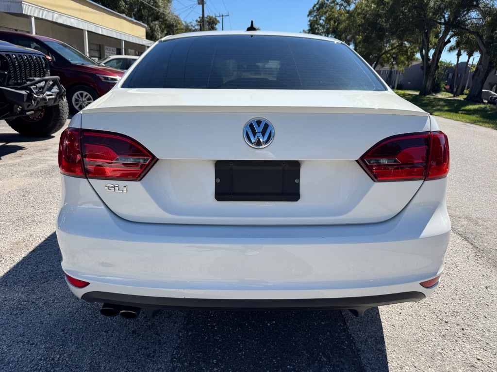 2013 Volkswagen Jetta - $9,999