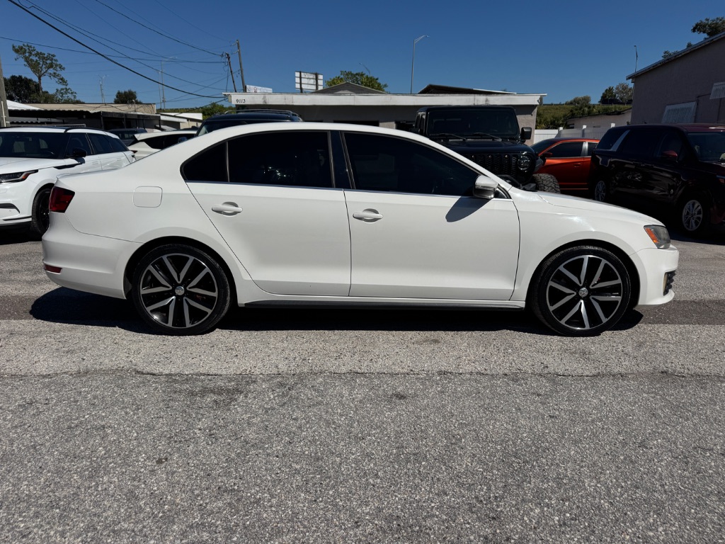 2013 Volkswagen Jetta - $9,999