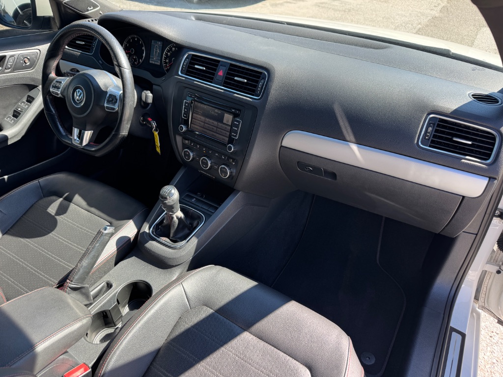 2013 Volkswagen Jetta - $9,999
