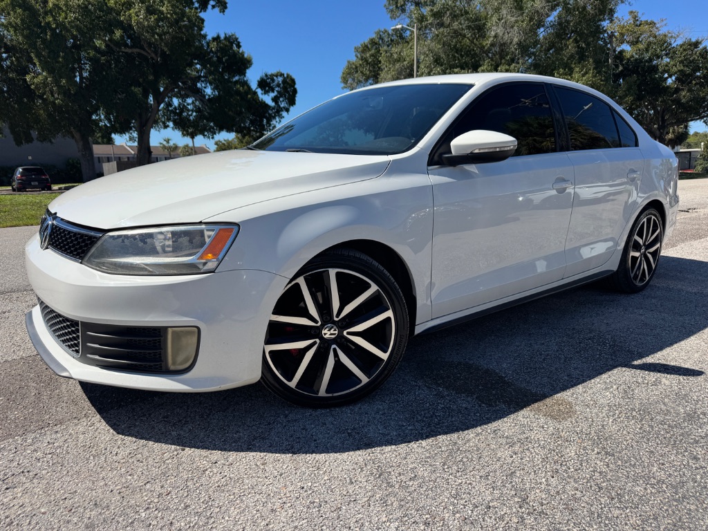 2013 Volkswagen Jetta - $9,999