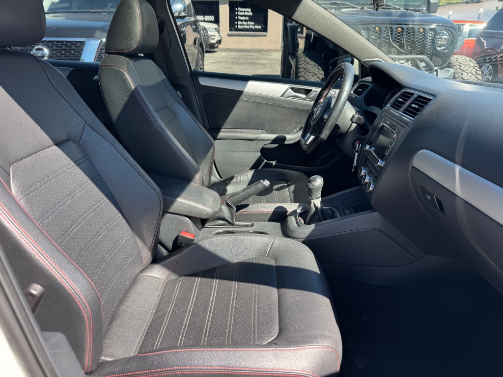 2013 Volkswagen Jetta - $9,999