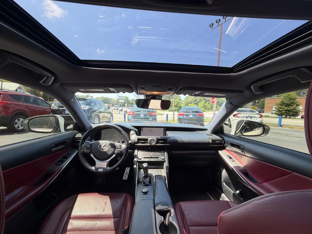 2017 Lexus IS