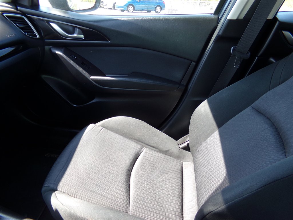 2016 MAZDA MAZDA3