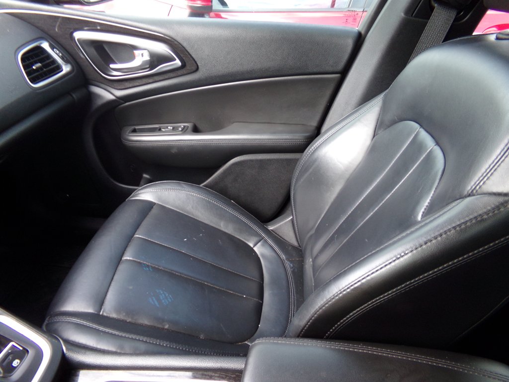 2016 Chrysler 200