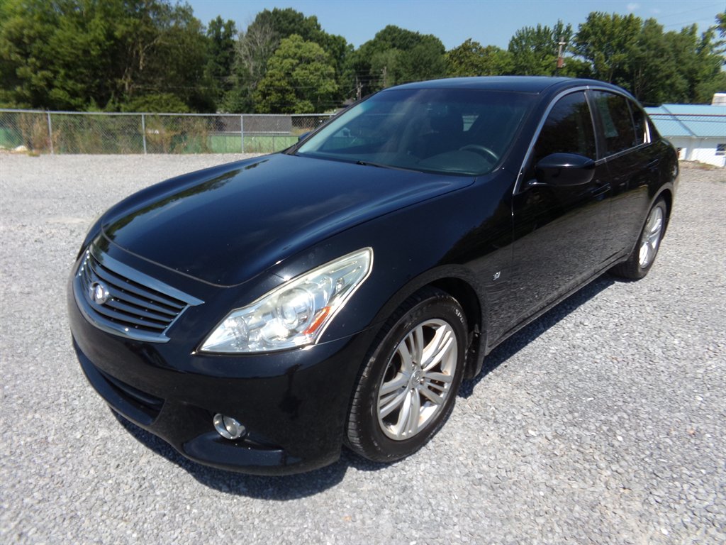 2015 INFINITI Q40