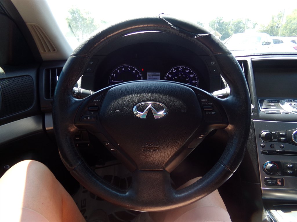 2015 INFINITI Q40
