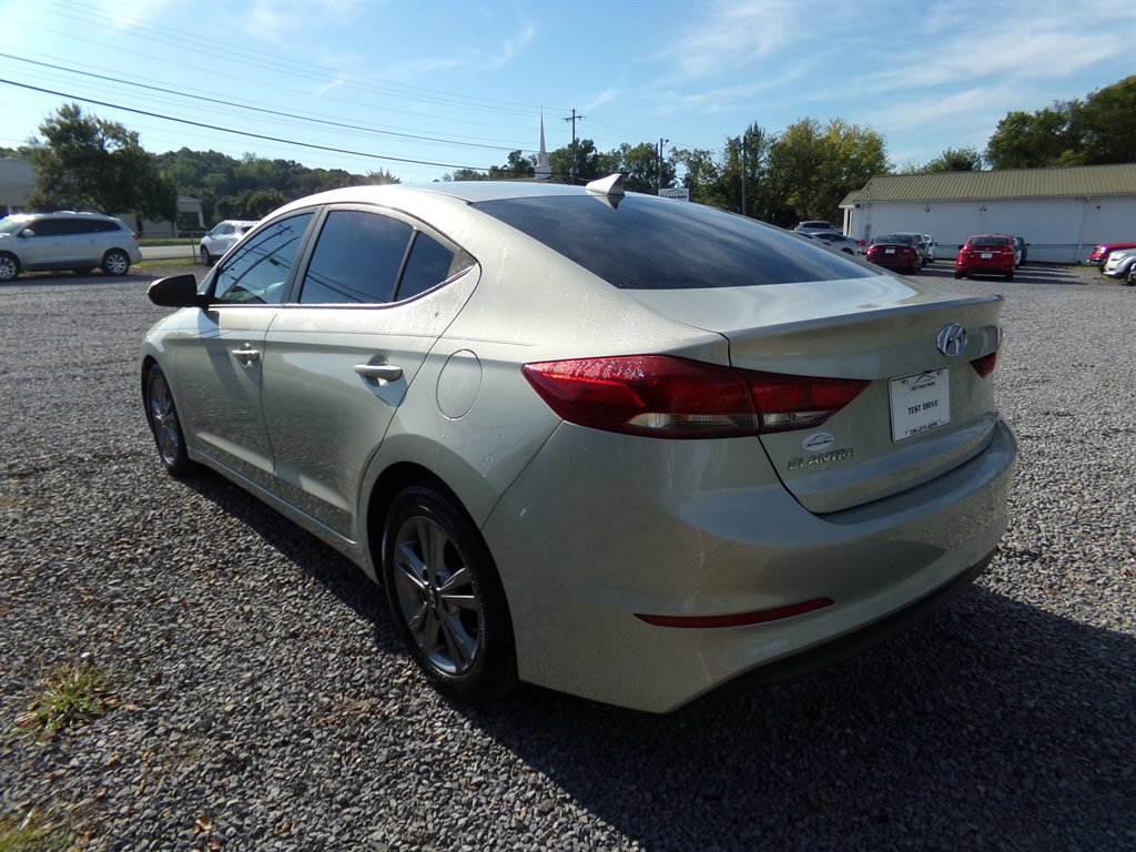 2017 Hyundai Elantra
