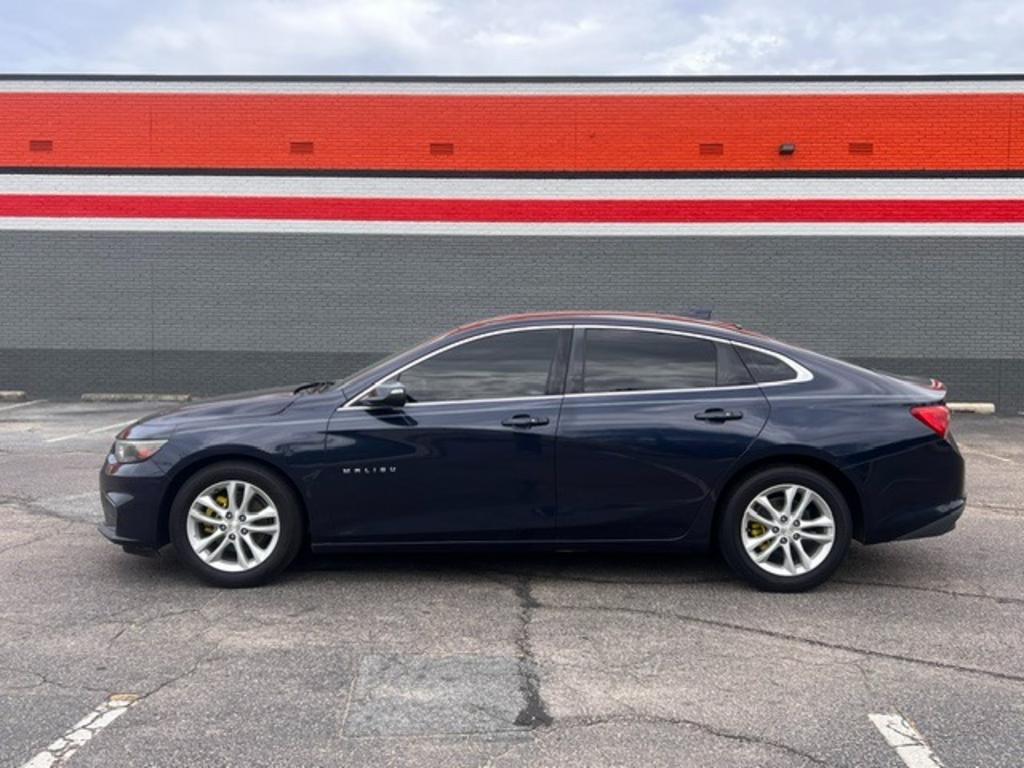 2017 Chevrolet Malibu - $8,800