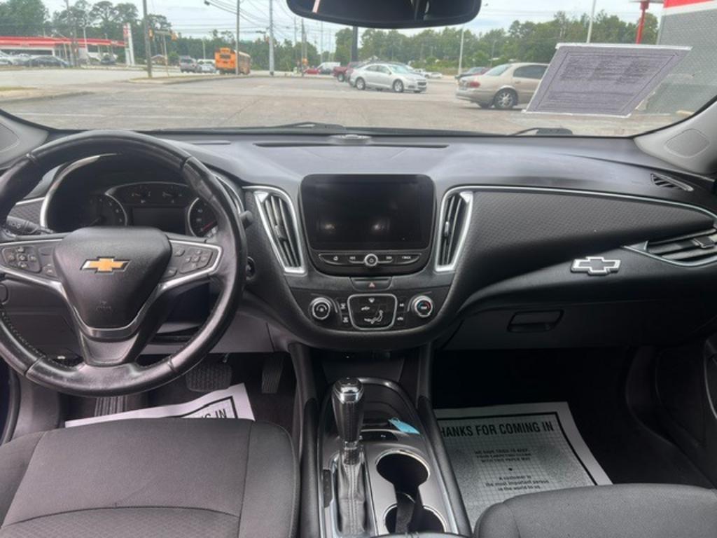 2017 Chevrolet Malibu - $8,800