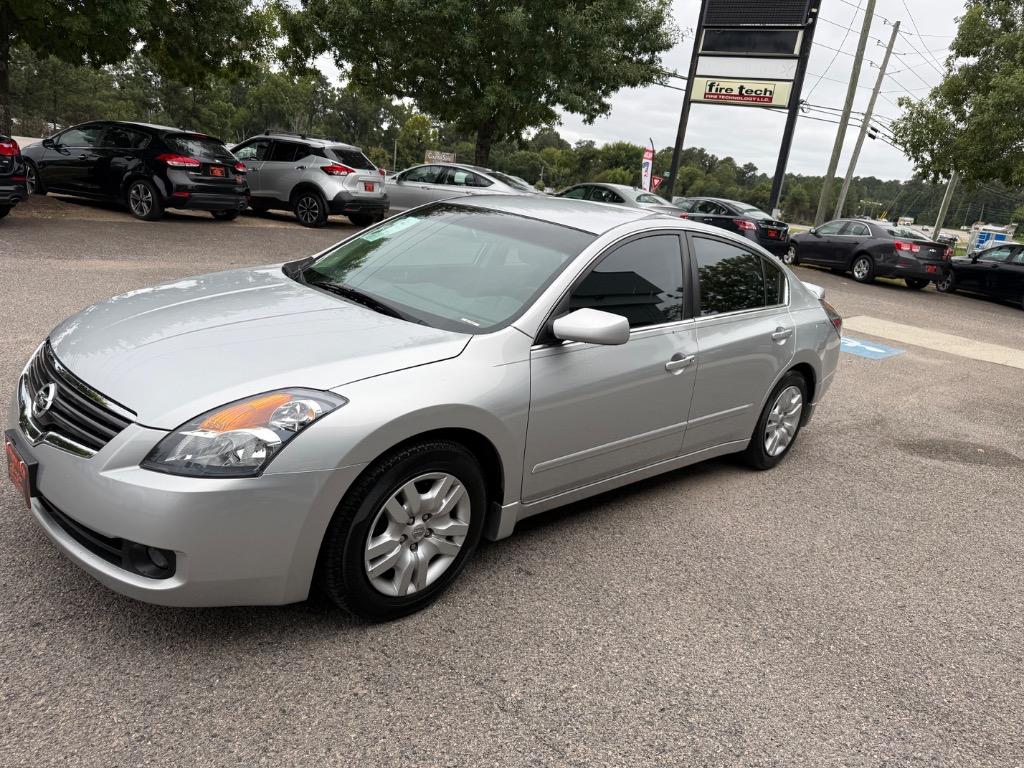 2009 Nissan Altima - $9,999