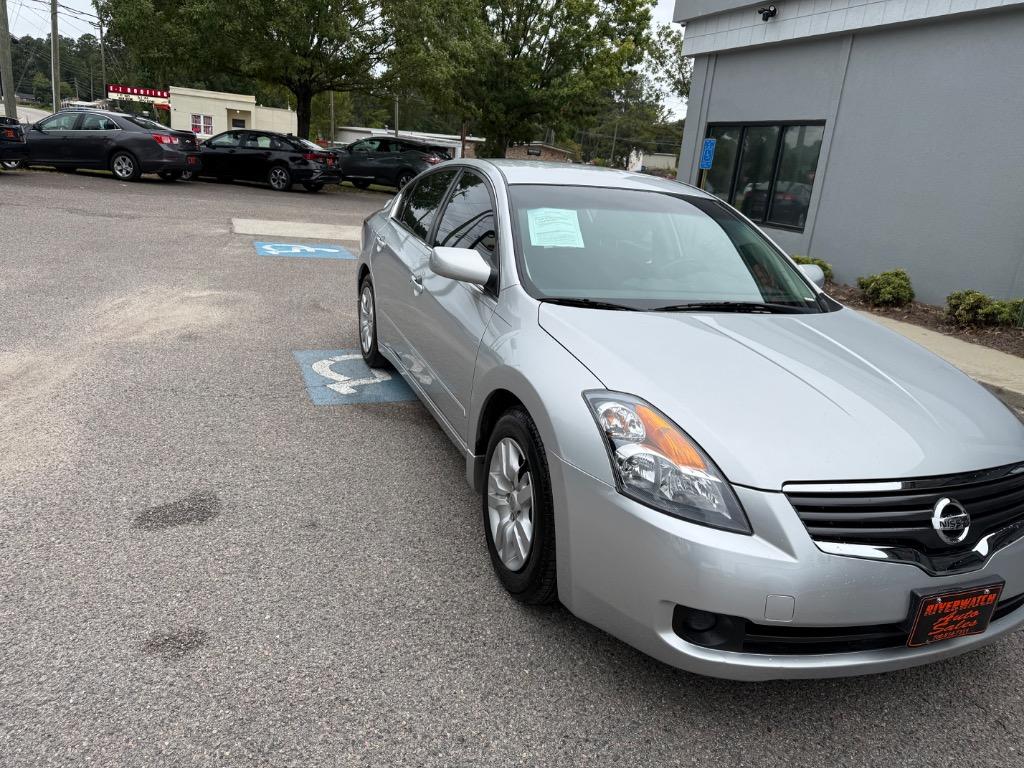 2009 Nissan Altima - $9,999