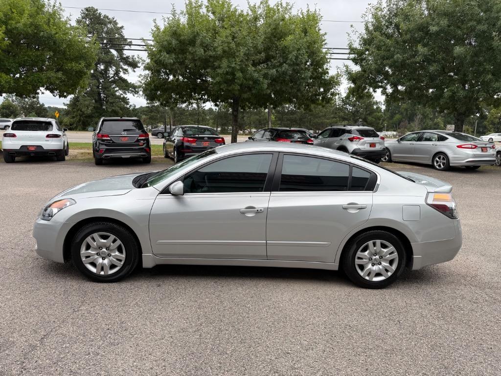 2009 Nissan Altima - $9,999