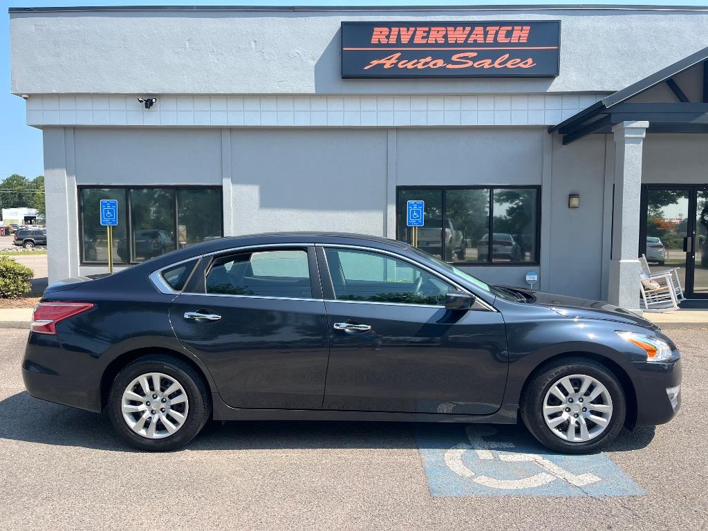 2013 Nissan Altima - $10,999