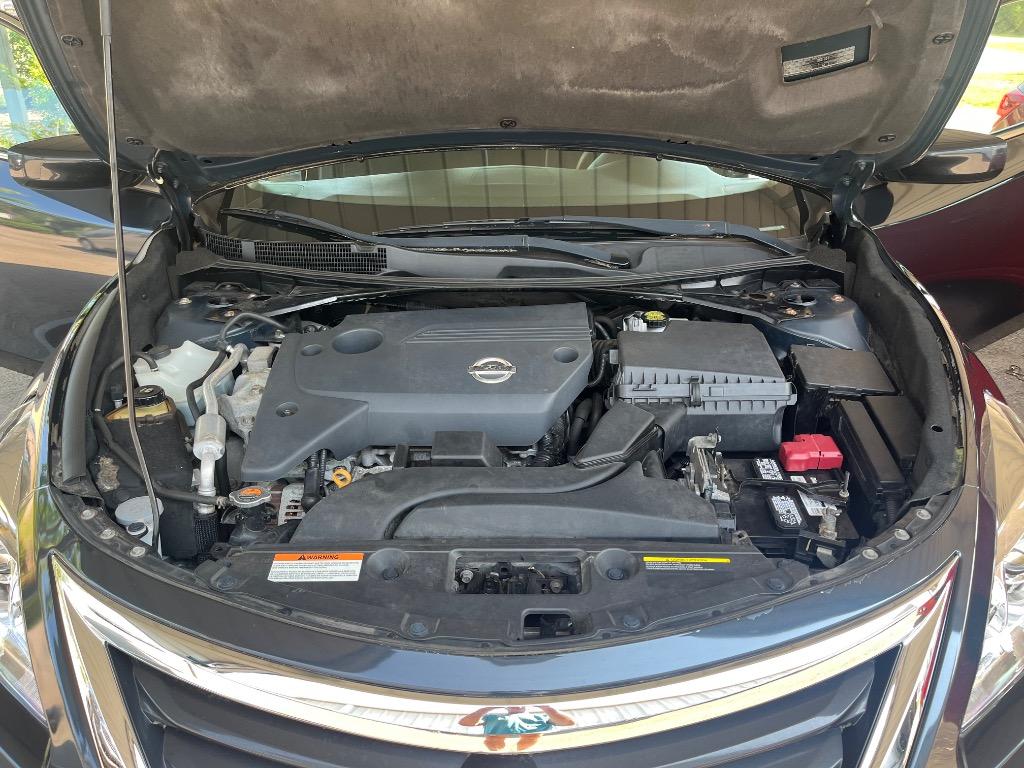 2013 Nissan Altima - $10,999