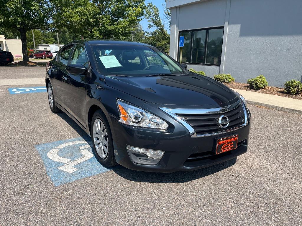 2013 Nissan Altima - $10,999