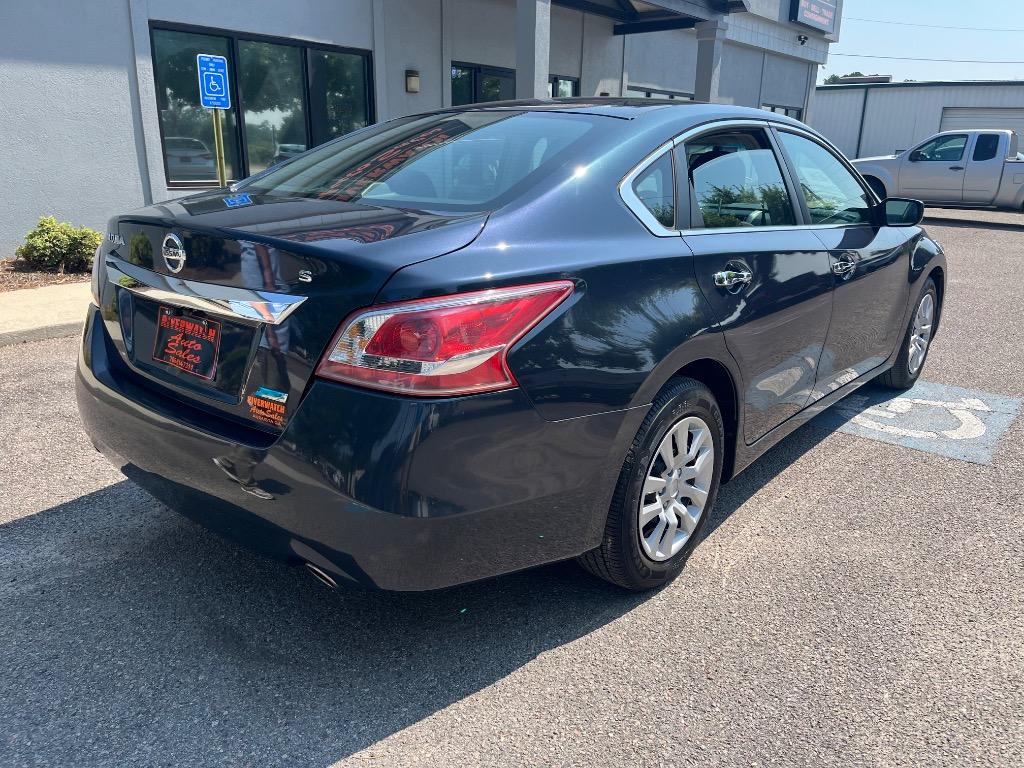 2013 Nissan Altima - $10,999