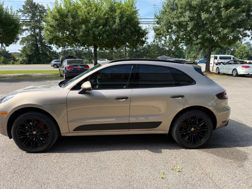 2017 Porsche Macan - $30,999