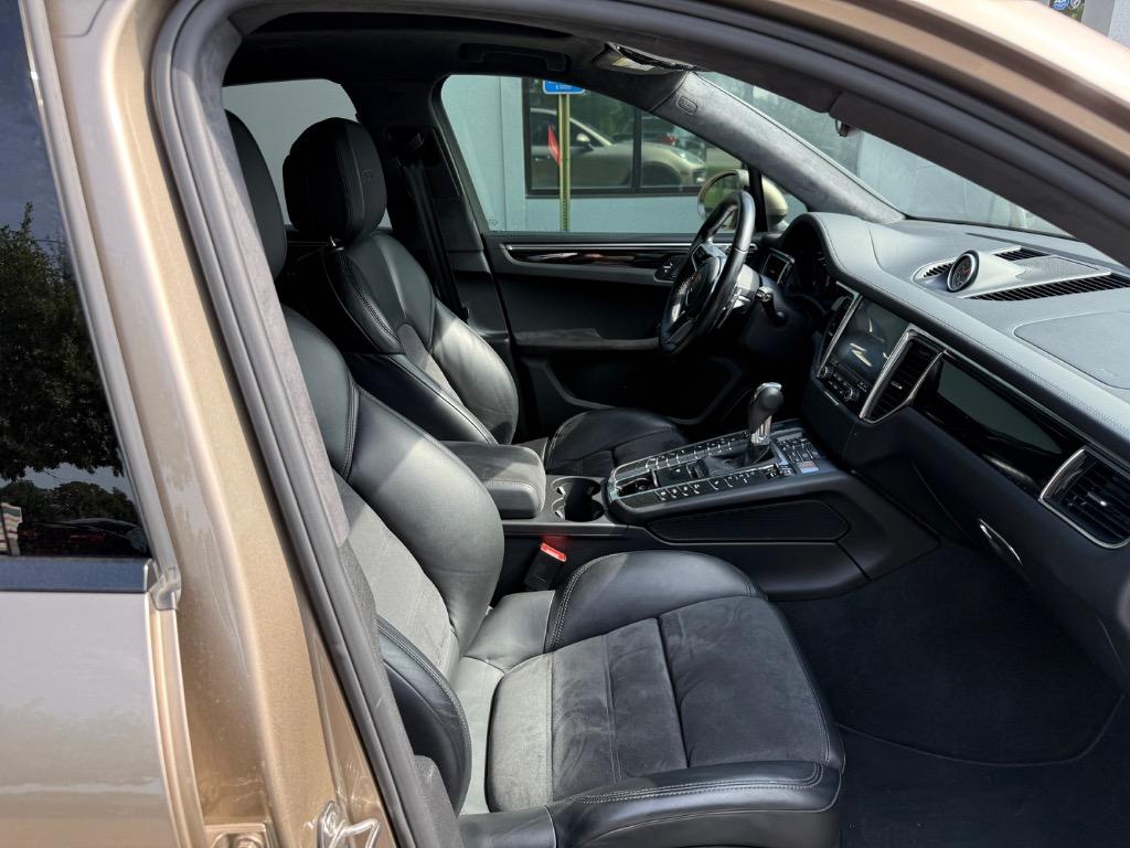 2017 Porsche Macan - $30,999