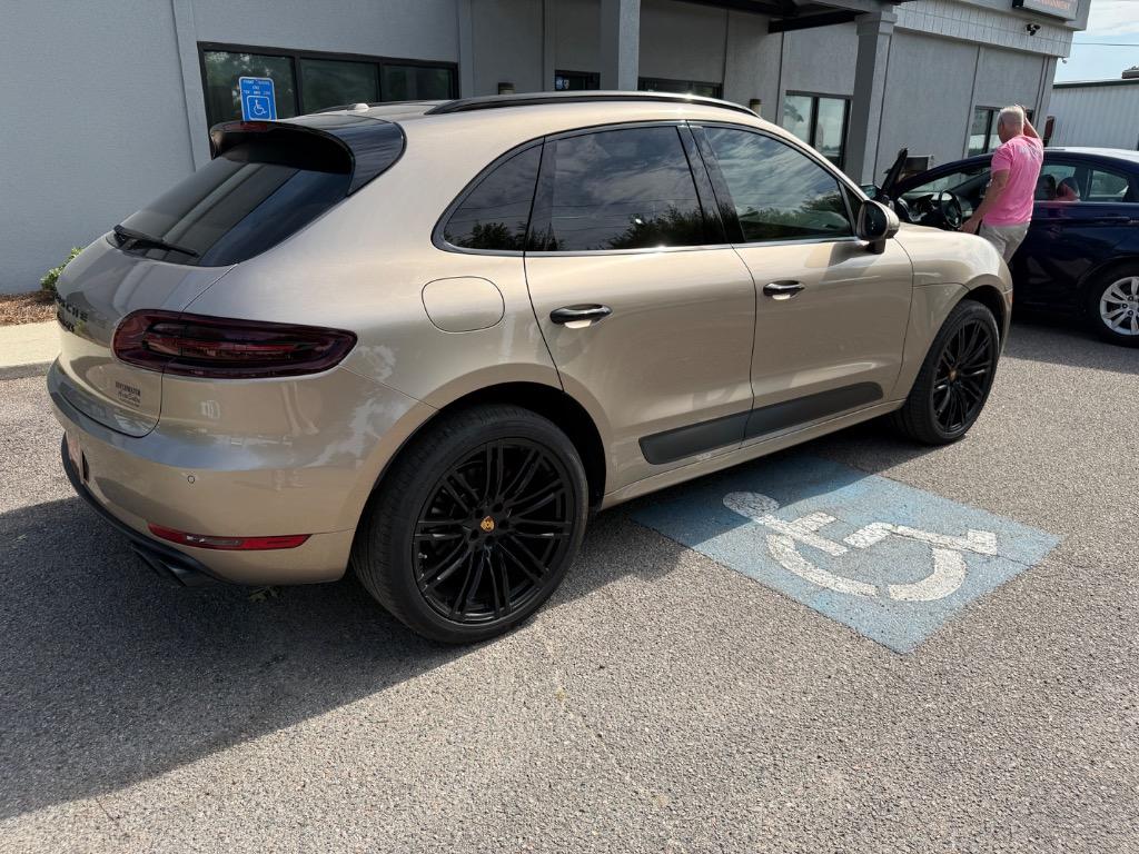 2017 Porsche Macan - $30,999