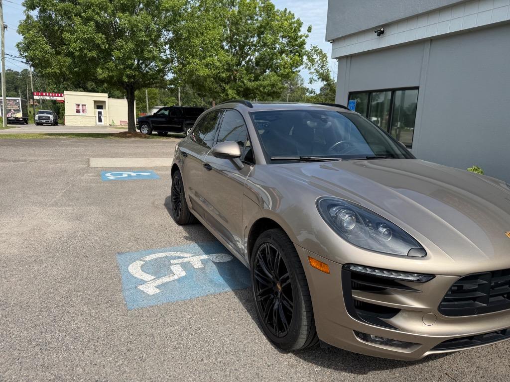 2017 Porsche Macan - $30,999