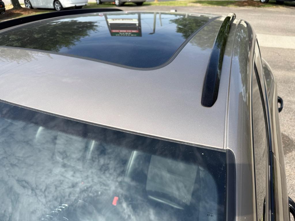 2017 Porsche Macan - $30,999