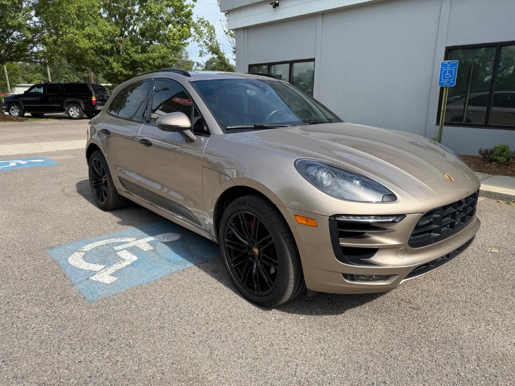 2017 Porsche Macan - $30,999
