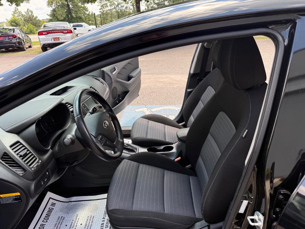 2016 Kia Forte - $11,999