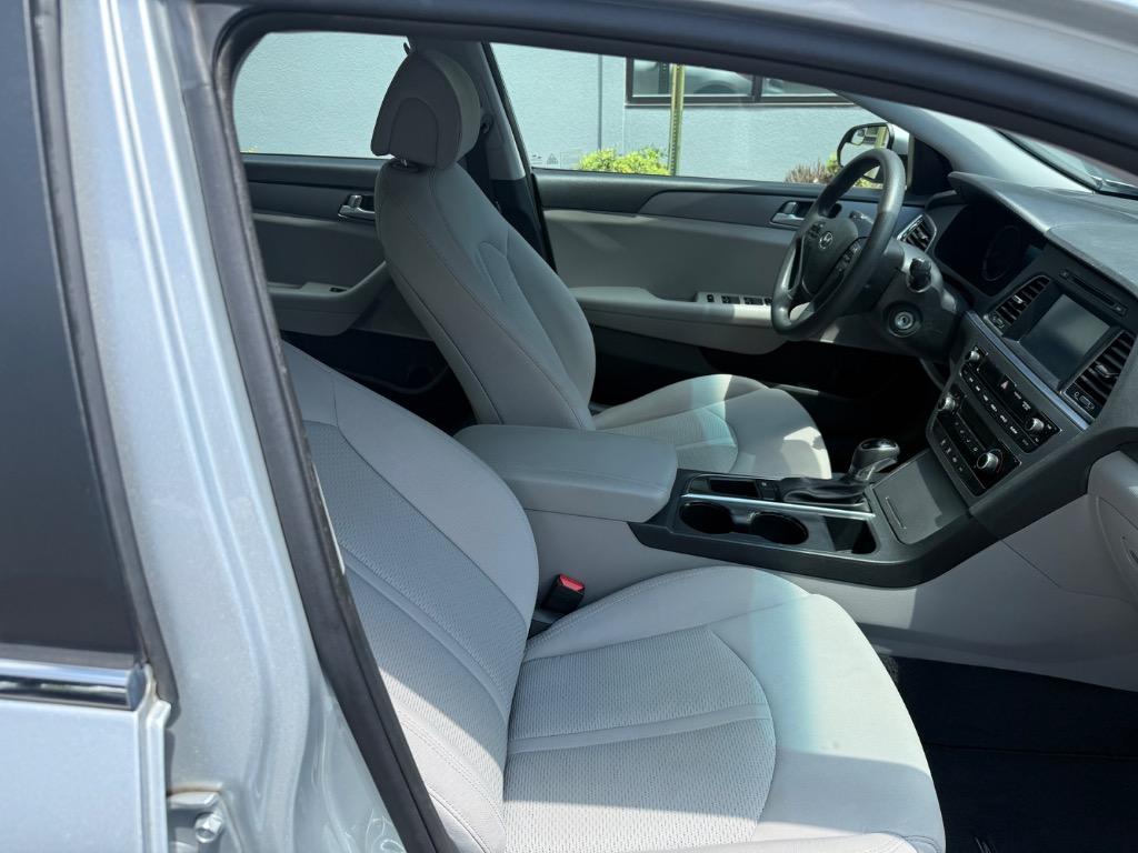 2016 Hyundai Sonata - $13,999