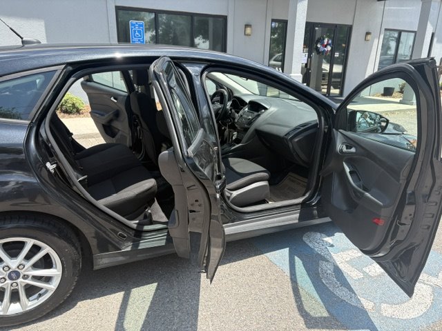 2015 Ford Focus - $8,999