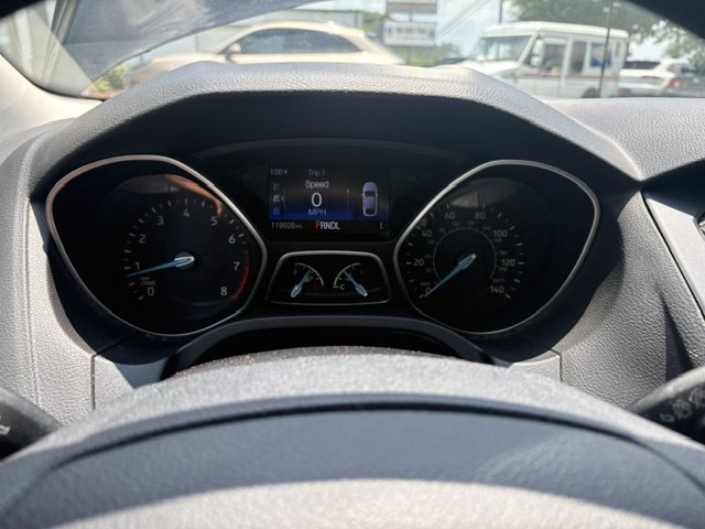 2015 Ford Focus - $8,999