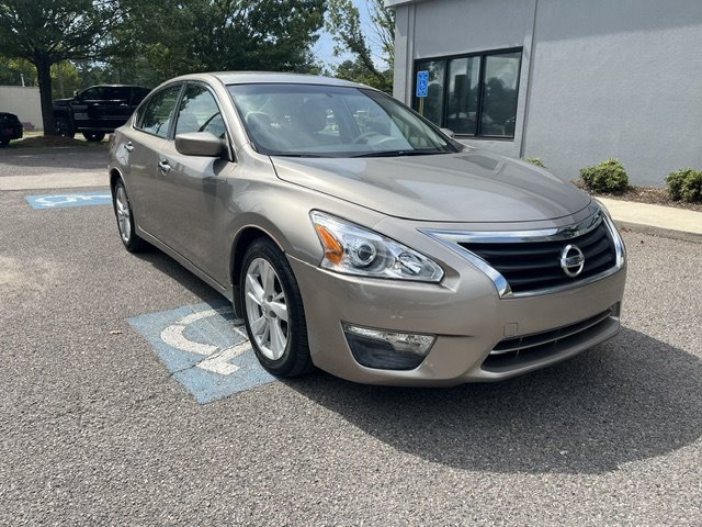 2013 Nissan Altima - $10,999
