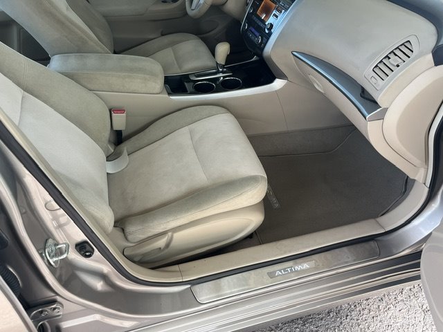 2013 Nissan Altima - $10,999