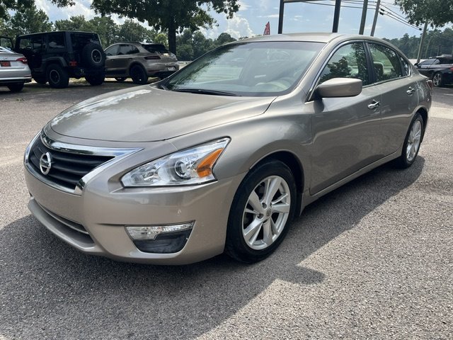 2013 Nissan Altima - $10,999