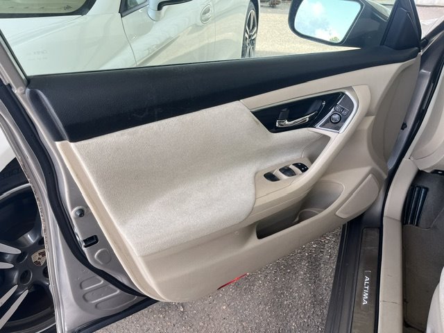 2013 Nissan Altima - $10,999