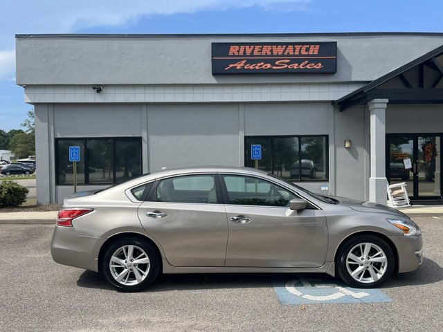 2013 Nissan Altima - $10,999